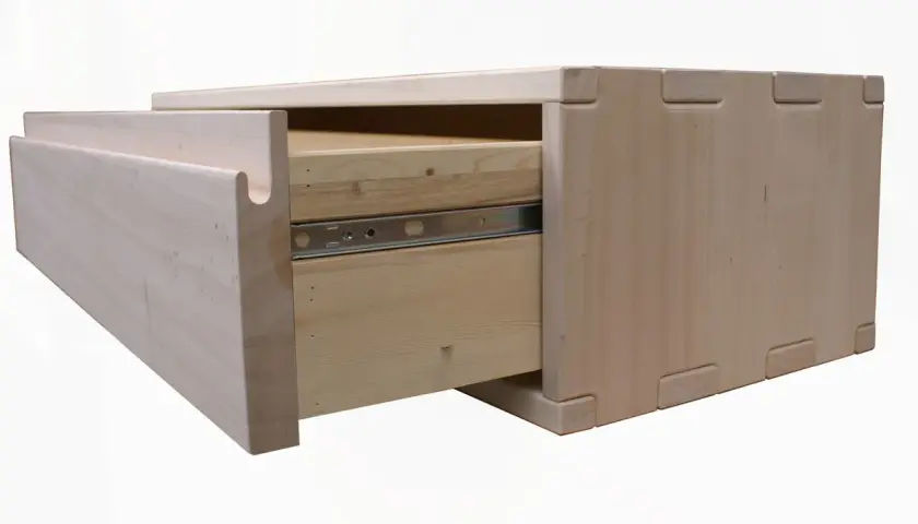 Cassetto in legno con guide metalliche a vista, pronto per sostituire guide cassetti in legno.