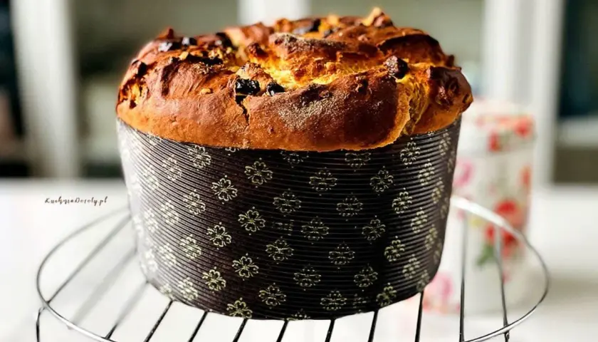 Puszysta babka drożdżowa, pachnąca jak u babci. Idealna na święta, według jej sekretnego przepisu.