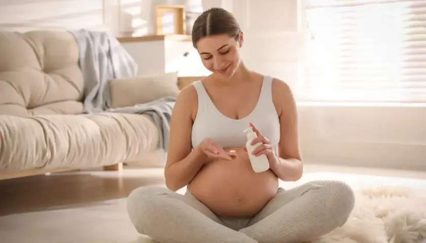 Ból brzucha w 31 tygodniu ciąży jak na okres – co to oznacza?