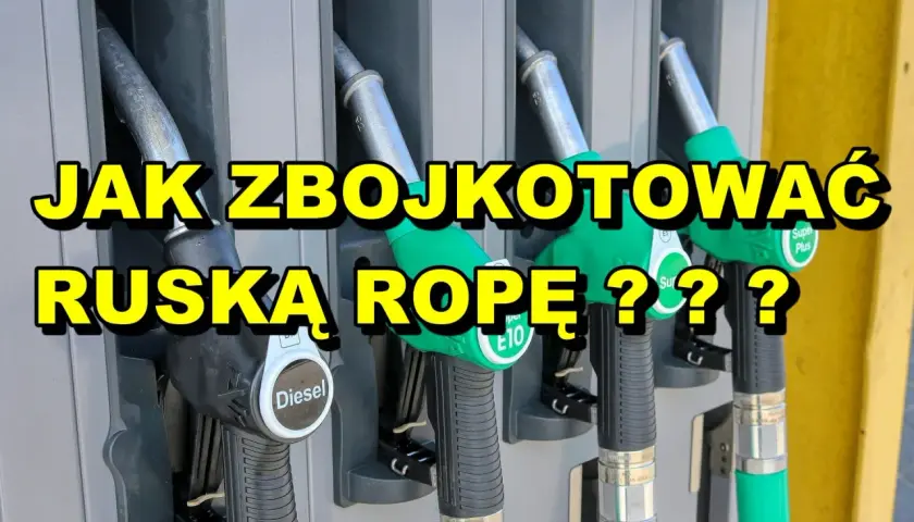 Dyspensery paliwa na stacji, z napisem "Jak zbojkotować ruską ropę?". Symbolizuje to problematykę energetyczną i poszukiwanie alternatyw dla paliw z Rosji, co jest związane z funkcjonowaniem rafinerii ropy naftowej.
