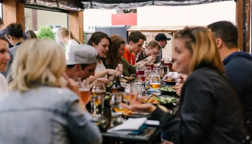 Gdzie zjeść w Berlinie? Odkryj najlepsze lokale i kuchnie