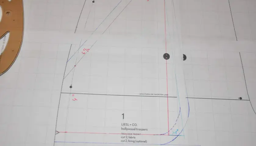 Sewing pattern for Hollywood trousers, showing different types of pockets on pants. Includes measurements and cutting instructions.