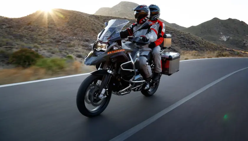 BMW R 1200 GS – mocny motocykl na długie trasy z wyjątkowym komfortem