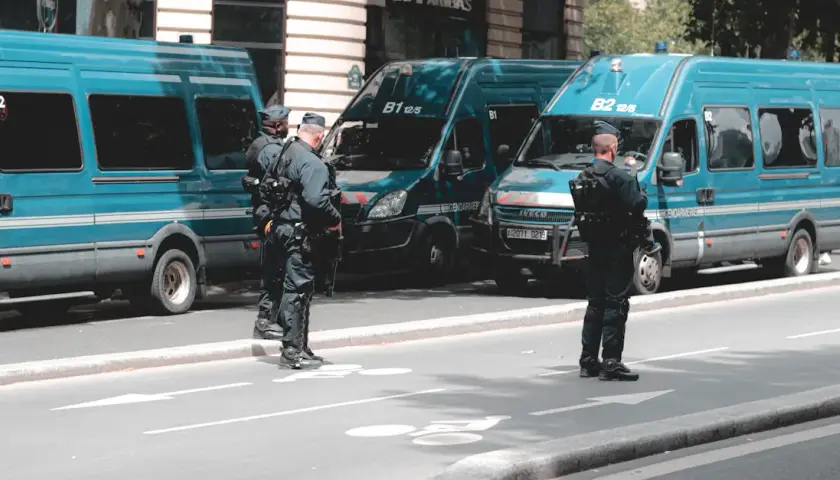 Prawo policji do przeszukania: Co powinieneś wiedzieć o swoich prawach?