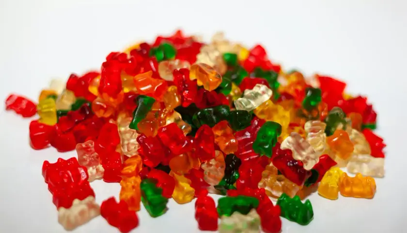 Z czego są zrobione żelki Haribo? Odkryj ich składniki i właściwości
