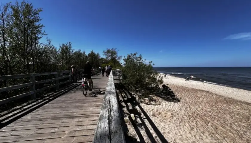 Ustronie Morskie Kołobrzeg ile km? Sprawdź najkrótsze trasy i czasy podróży