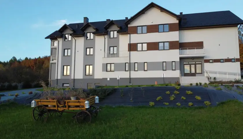 Dom Seniora Anna: Rozszyfruj nazwy, wybierz mądrze!