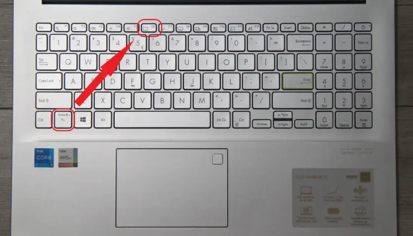 Klawisz Fn+Esc. na klawiaturze laptopa ASUS. Tak włączysz touchpad.