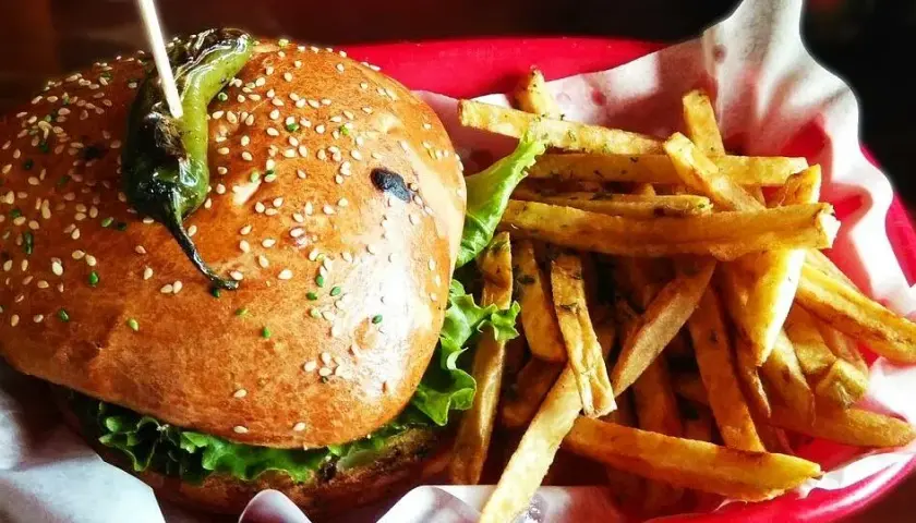 Ile kcal ma jalapeno burger? Zaskakujące różnice w kaloryczności