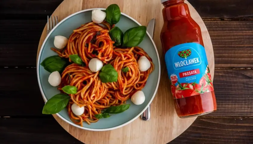Szybki i prosty przepis na sos do spaghetti z passaty, który zachwyci