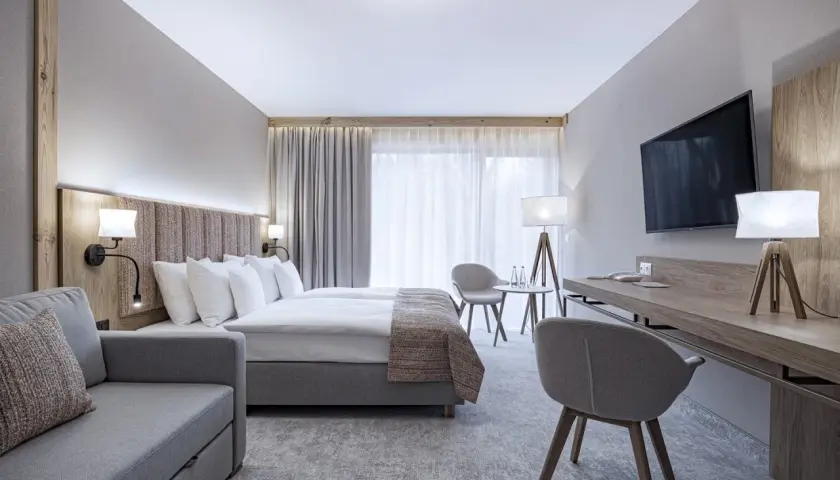 Co to jest suita w hotelu? Poznaj różnice i korzyści dla gości