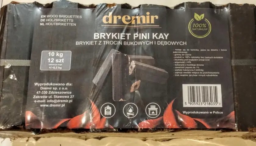Brykiet do palenia w kominku, 10 kg, 12 sztuk, z trocin bukowych i dębowych. 100% naturalny, wyprodukowano w Polsce.