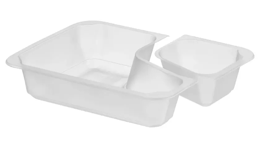 Dwa białe, plastikowe pojemniki, idealne jako opakowania wielokrotnego użytku do przechowywania żywności.