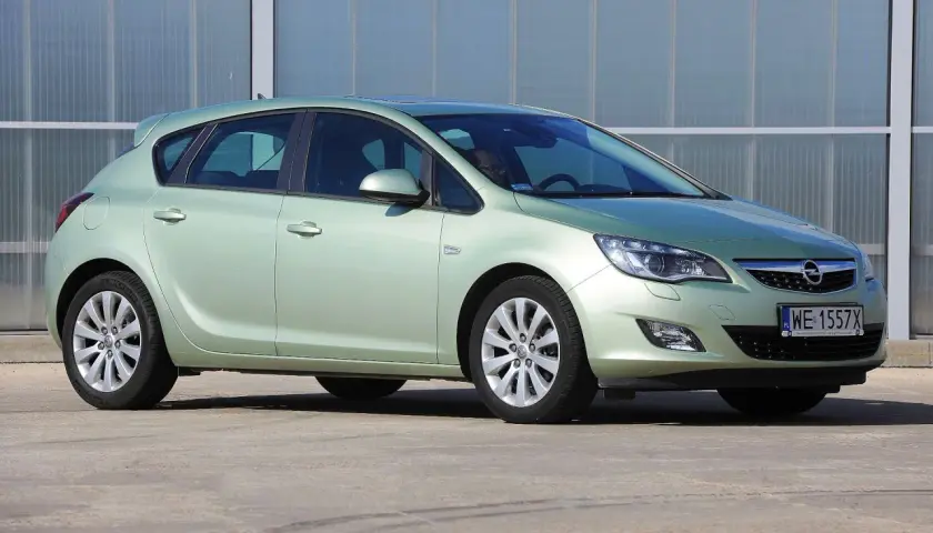Opel Astra J jaki silnik benzynowy - uniknij najgorszych wyborów