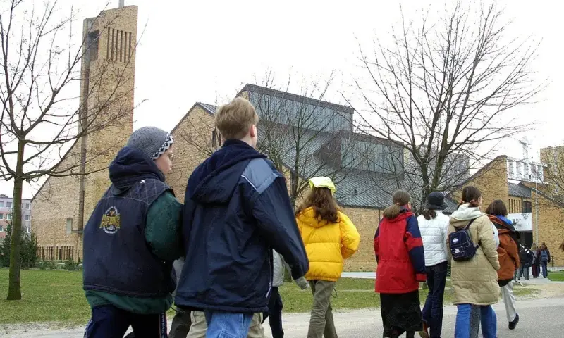 Czy rekolekcje są obowiązkowe? Poznaj swoje prawa i zasady udziału