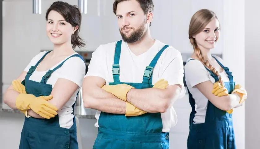 Czy sprzątaczka jest pracownikiem samorządowym? Zaskakujące fakty i przepisy