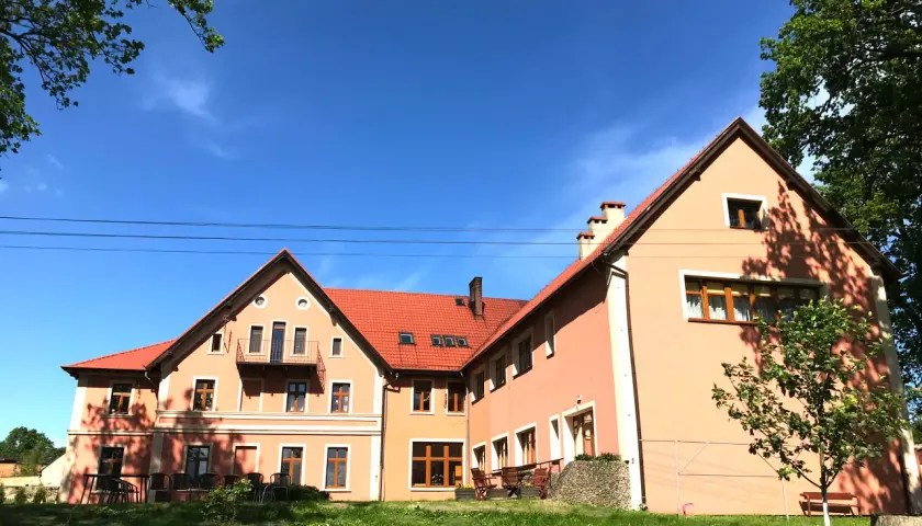 Dom Seniora Pod Dębami Wrząsowice: Co musisz wiedzieć przed wyborem?