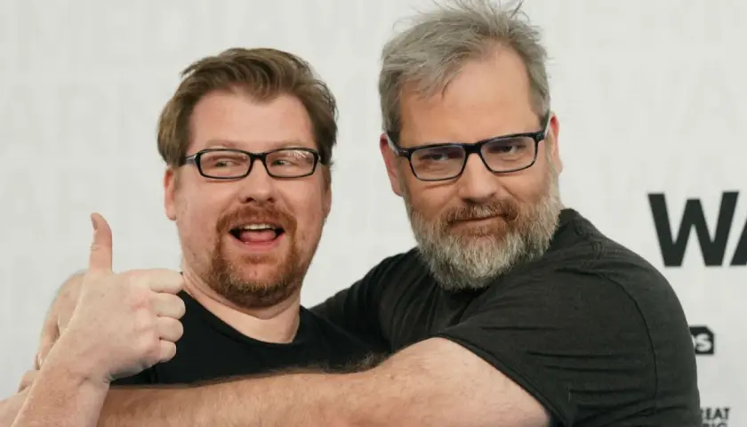 Justin Roiland et Dan Harmon, voix de Rick et Morty, célèbrent la distribution de la série.