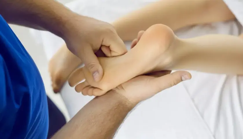 Ile trwa rehabilitacja po operacji haluksa? Poznaj kluczowe etapy