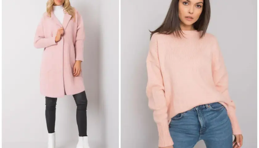Dwie kobiety w stylizacjach w kolorach pasujących do pudrowego różu: jedna w różowym płaszczu i czarnych legginsach, druga w różowym swetrze i jeansach.
