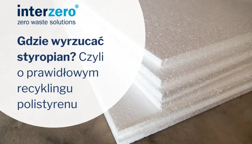 Stos opakowań styropianowych. Dowiedz się, gdzie wyrzucać styropian, by prawidłowo go recyklingować.
