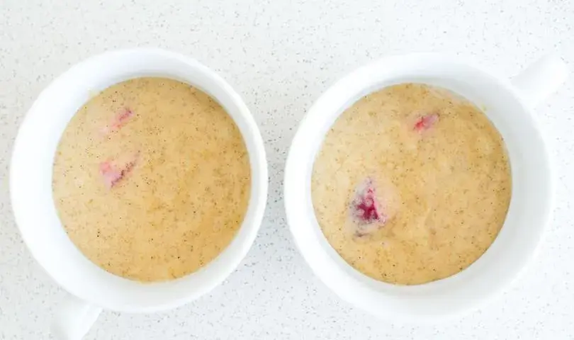 Szybkie ciasto w mikrofali: Prosty przepis bez pieczenia w 5 minut