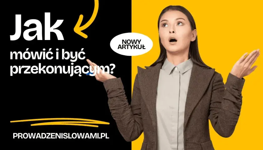 Kobieta w garniturze z otwartymi dłońmi, zadziwiona, na tle czarno-żółtym z tekstem.