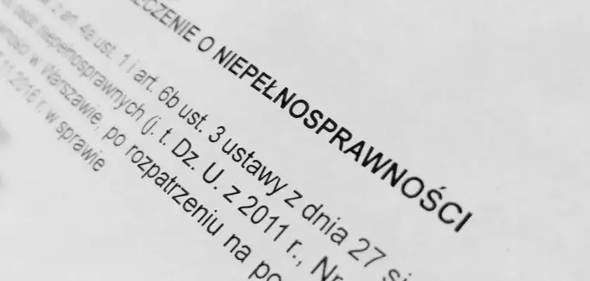 Czy opiekun osoby niepełnosprawnej może dorobić? Sprawdź ograniczenia