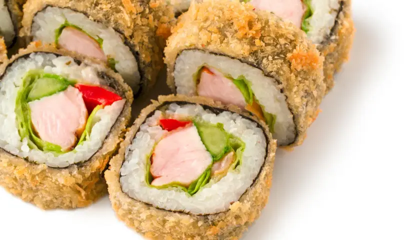 Czy sushi się podgrzewa? Odkryj bezpieczne sposoby na ciepłe sushi