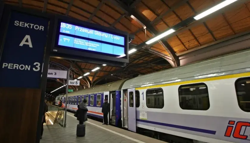 Czy w Intercity trzeba rezerwować miejsca? Co musisz wiedzieć przed podróżą