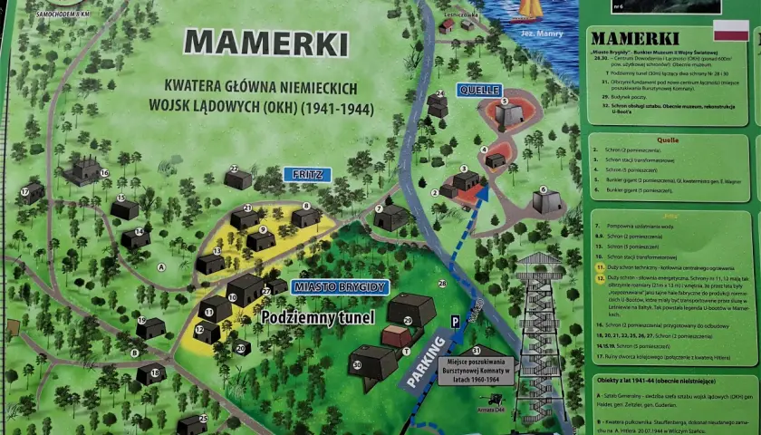 Mapa kompleksu bunkrów w Mamerkach, z zaznaczonymi obiektami z lat 1941-1944, w tym podziemnym tunelem i rekonstrukcją U-Boota.