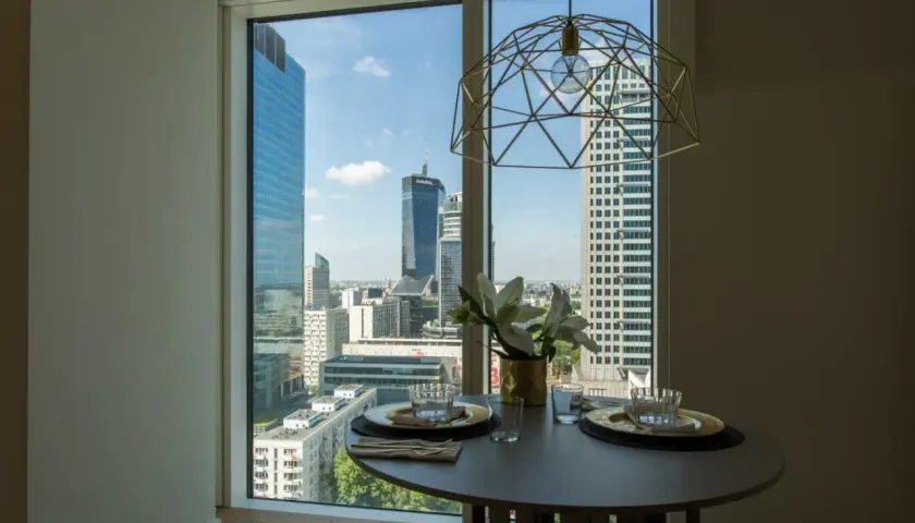 Ile kosztuje apartament na Złotej 44? Ceny, trendy i porównania