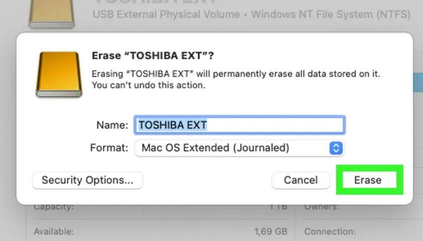 Festplatte TOSHIBA EXT wird gelöscht. Um sie für exFAT formatieren zu können, muss sie zuerst gelöscht werden.