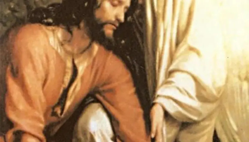 Jezus pochyla się nad klęczącym człowiekiem, jakby mówił: szukajcie a znajdziecie.