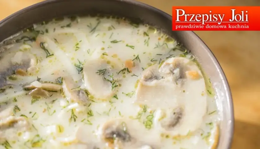 Zupa pieczarkowa z makaronem: przepis krok po kroku | Smak i sekret