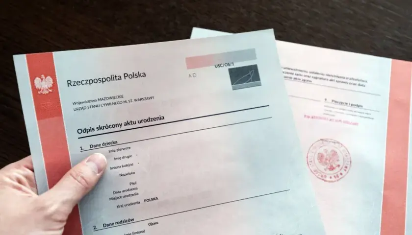 Fragment polskiego aktu urodzenia, który może być potrzebny do załatwienia formalności, np. do złożenia wniosku o akt chrztu online.