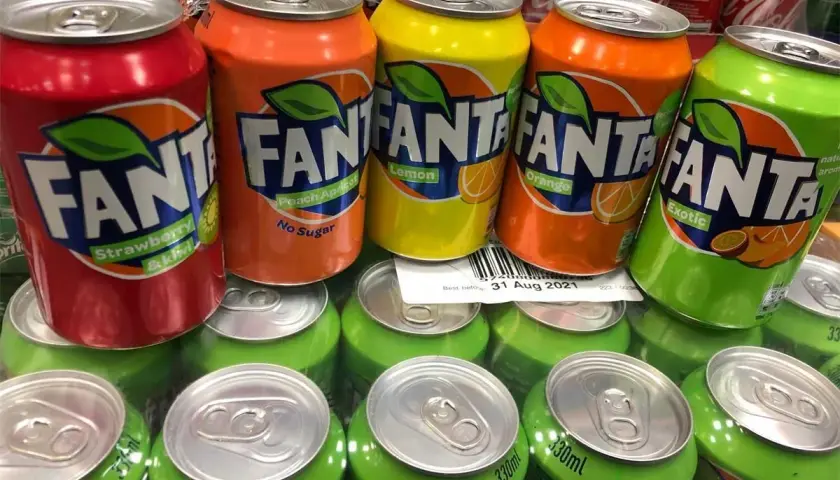 Jaki smak ma zielona fanta? Odkryj słodkie owoce w napoju