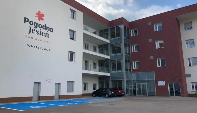 "Pogodna Jesień": Wiele pensjonatów. Jak wybrać najlepszy dla seniora?