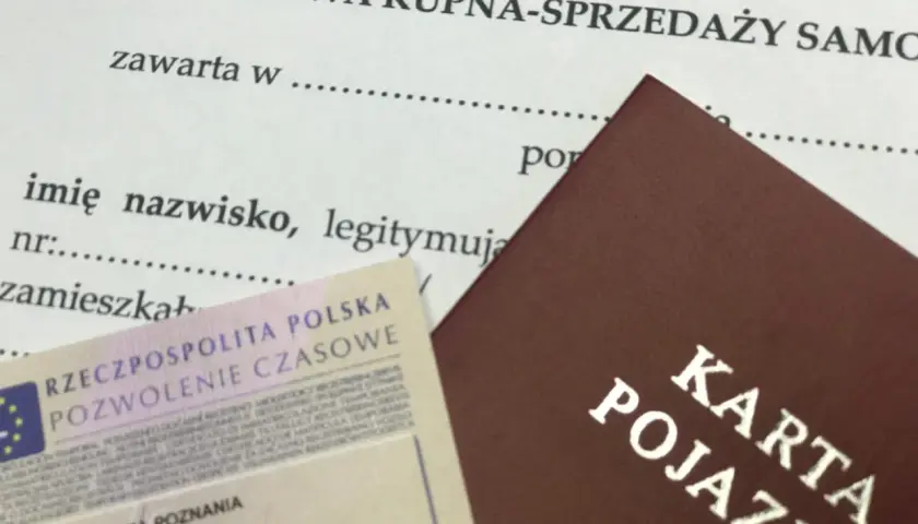 Umowa kupna-sprzedaży samochodu i karta pojazdu. Czy numer silnika musi być na umowie?