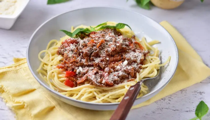 Spaghetti chili flakes: Prosty przepis na włoski obiad w 15 minut!