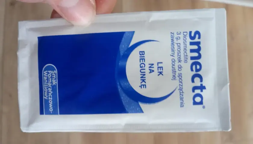 Saszetka leku Smecta dla psa, o smaku pomarańczowo-waniliowym, na biegunkę.