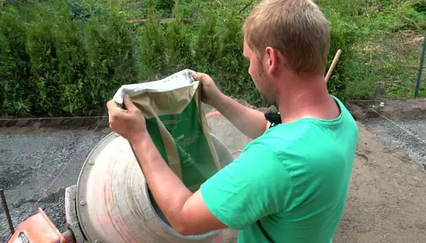 Beton ile łopat piasku na łopatę cementu - idealne proporcje dla jakości