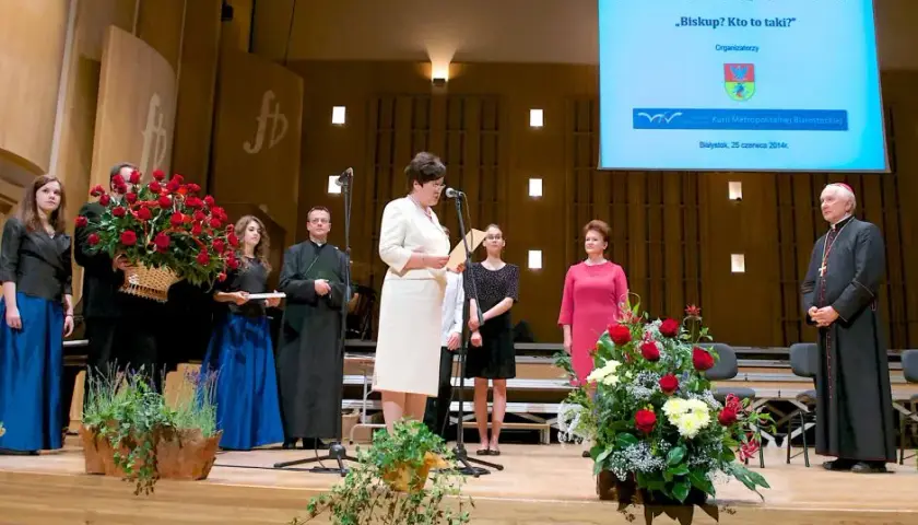 Kim jest biskup? Definicja, rola i znaczenie w Kościele katolickim