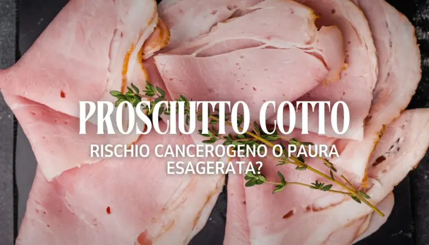 Fette di prosciutto cotto, con testo che interroga sul rischio cancerogeno.