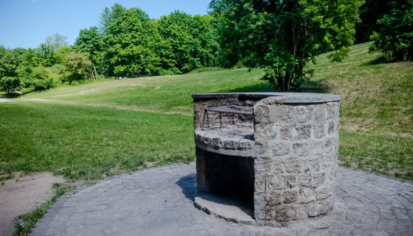 Najlepsze miejsca na grill w Powsinie – unikaj tłumów i problemów