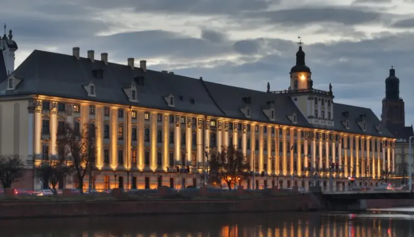 Uniwersytet Wrocławski zdjęcia - piękno kampusu i życie studenckie