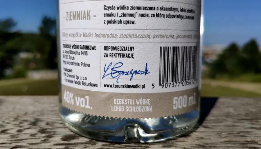 Wódka Toruńska Ziemniaczana, 40% vol., 500 ml. Aksamitna, lekko słodka nuta ziemniaków z polskich upraw.