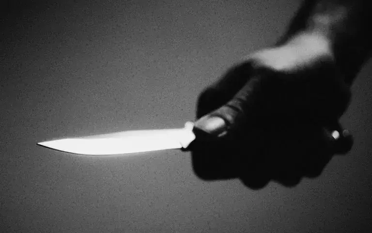 Sennik: Ktoś chciał cię zabić nożem - Poznaj ukryte znaczenie ostrzeżenia