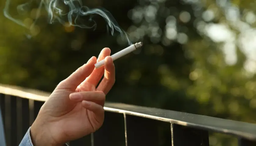 Palenie na balkonie: Zakaz czy wolność? Prawo i immisje