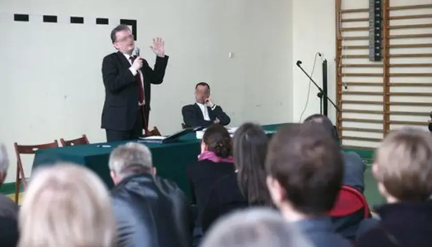 Wynagrodzenie prezesa spółdzielni: Jawne czy nie? Poznaj swoje prawa